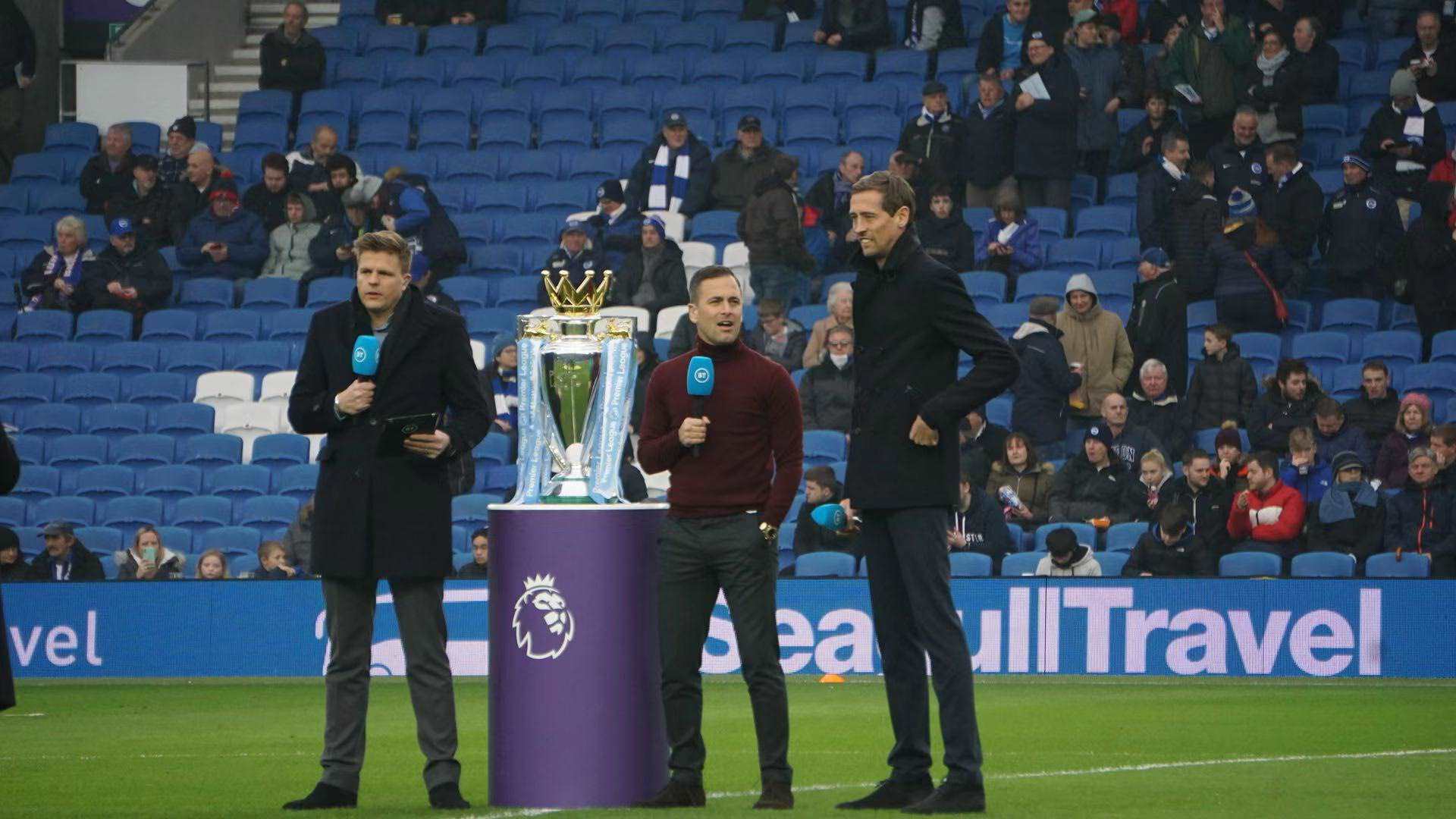 粉丝间引发 粉丝间引发